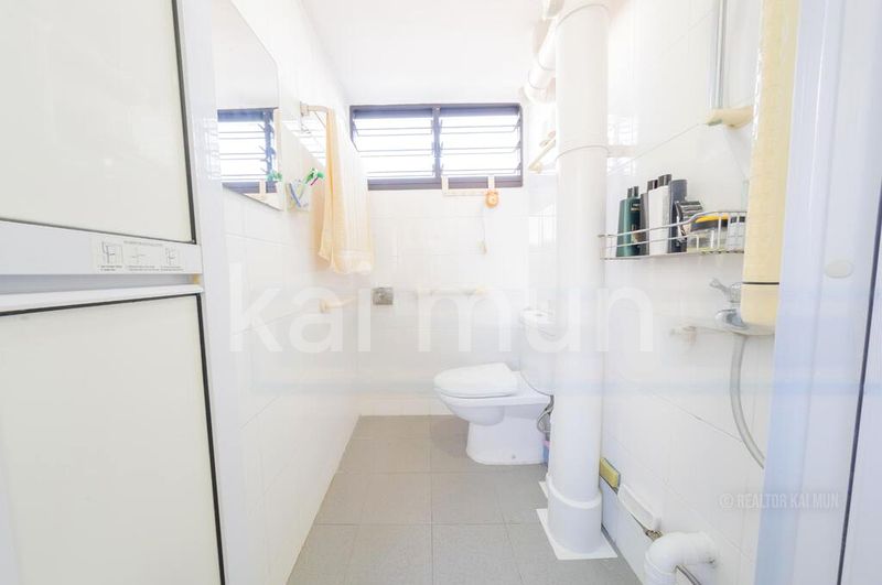 4 Room (4NG) HDB for Sale in  475 Ang Mo Kio Avenue 10 - Image 1
